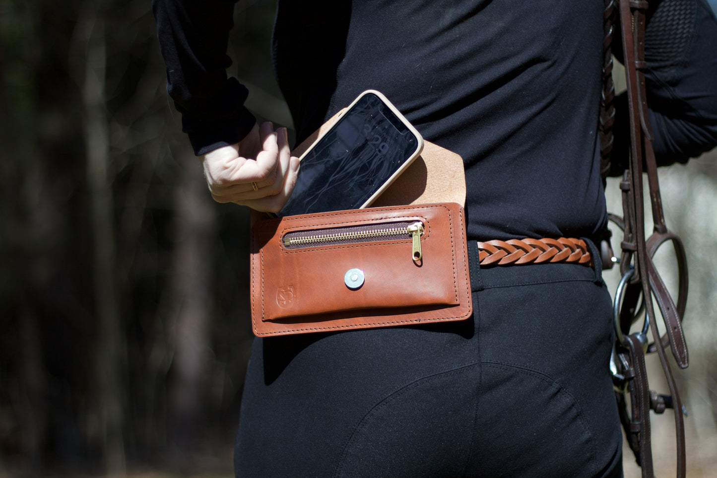 Rust Leather Belt Bag – Equestrian Phone Holder for Riding & Everyday Wear