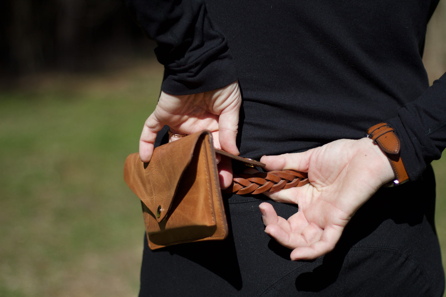 Tan Leather Belt Bag – Equestrian Phone Holder for Riding & Everyday Wear