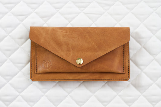 Tan Leather Belt Bag – Equestrian Phone Holder for Riding & Everyday Wear