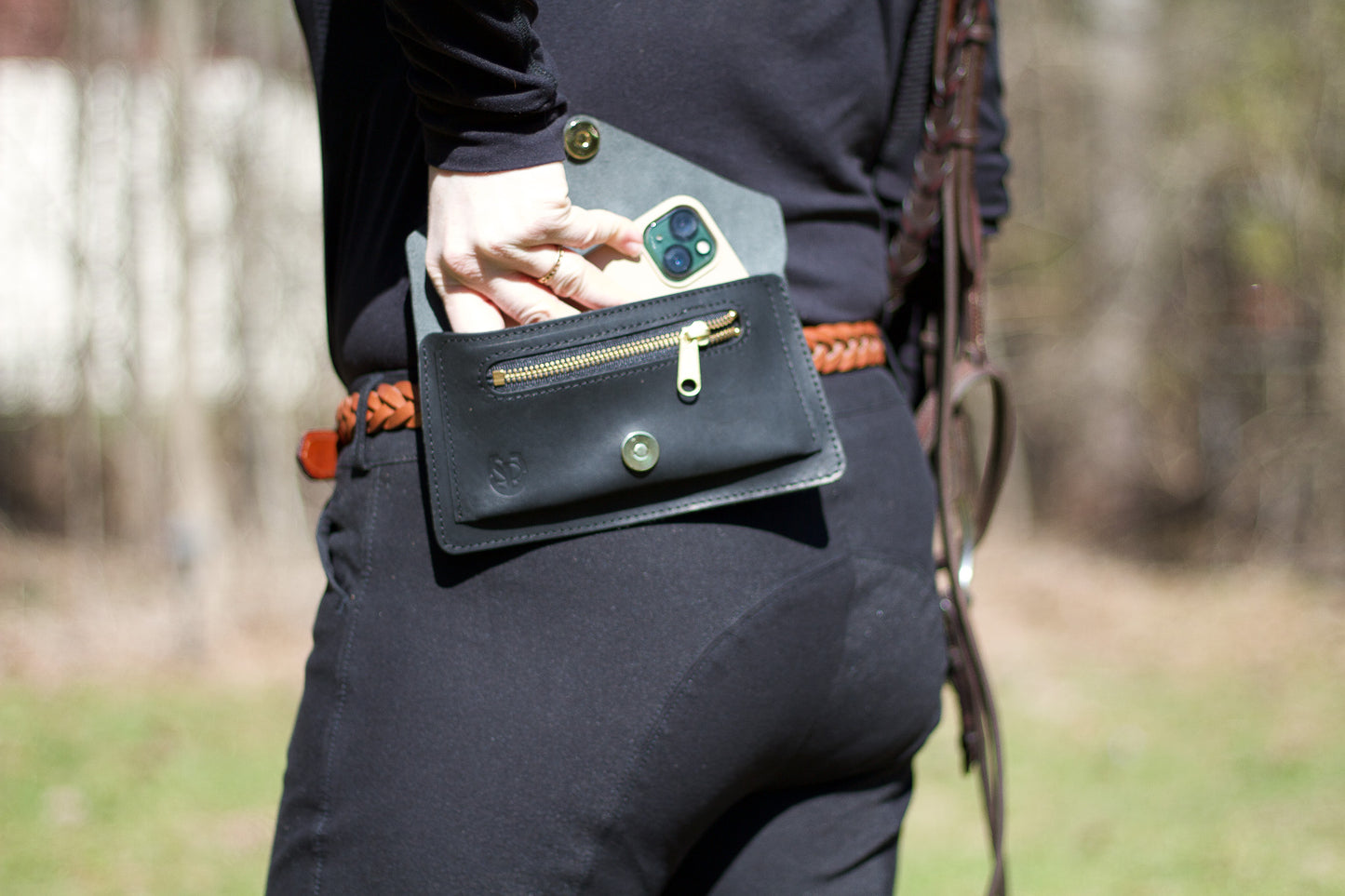 Black Leather Belt Bag – Equestrian Phone Holder for Riding & Everyday Wear